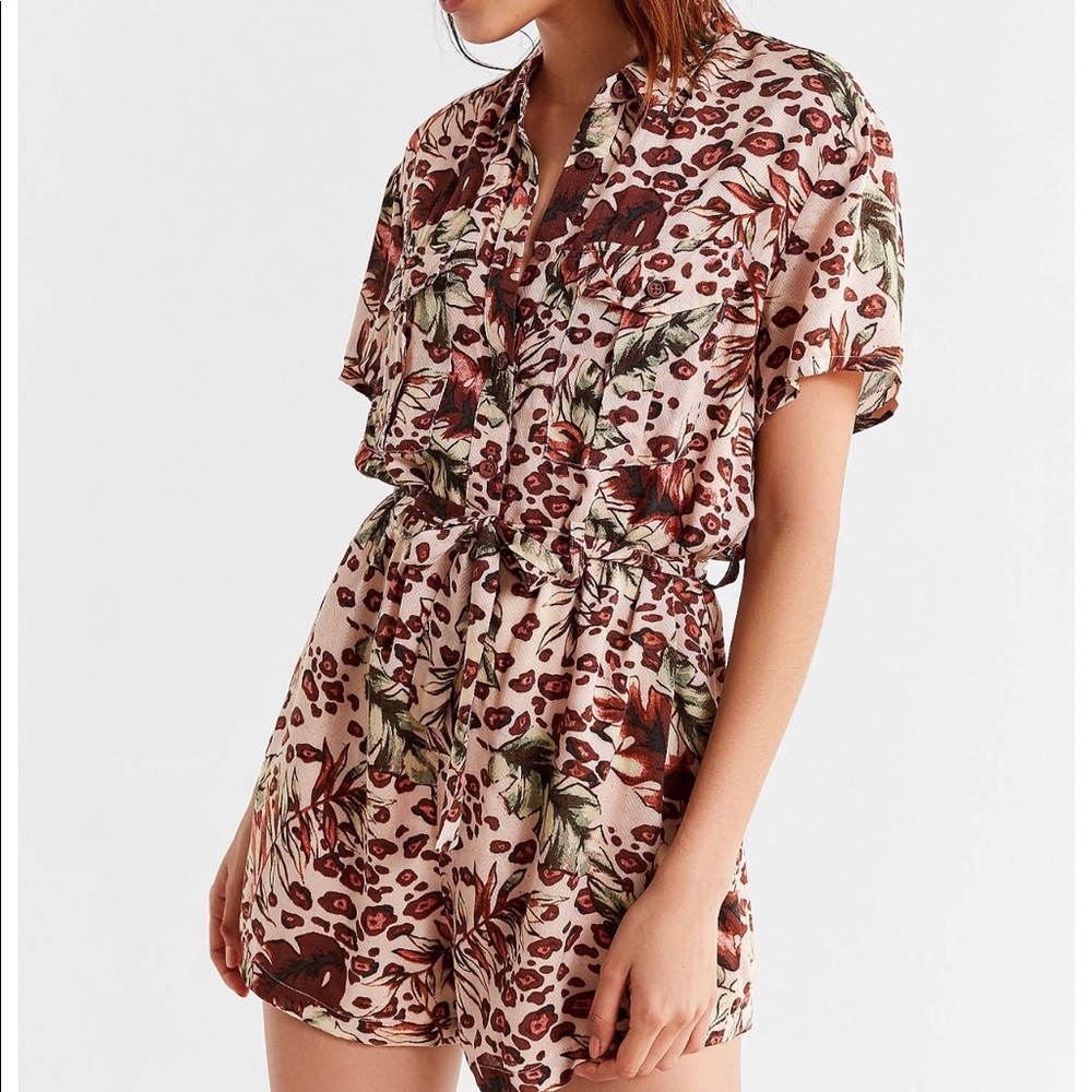 Vintage UO Jungle Belted Shirt Romper🦁